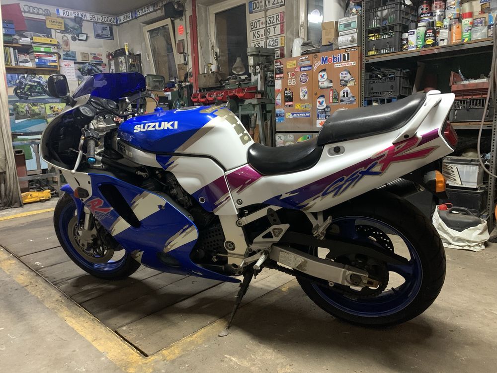 Suzuki GSX-R 750 GR7BA Youngtimer Arrow
