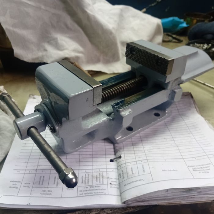 Тиски советских времен.