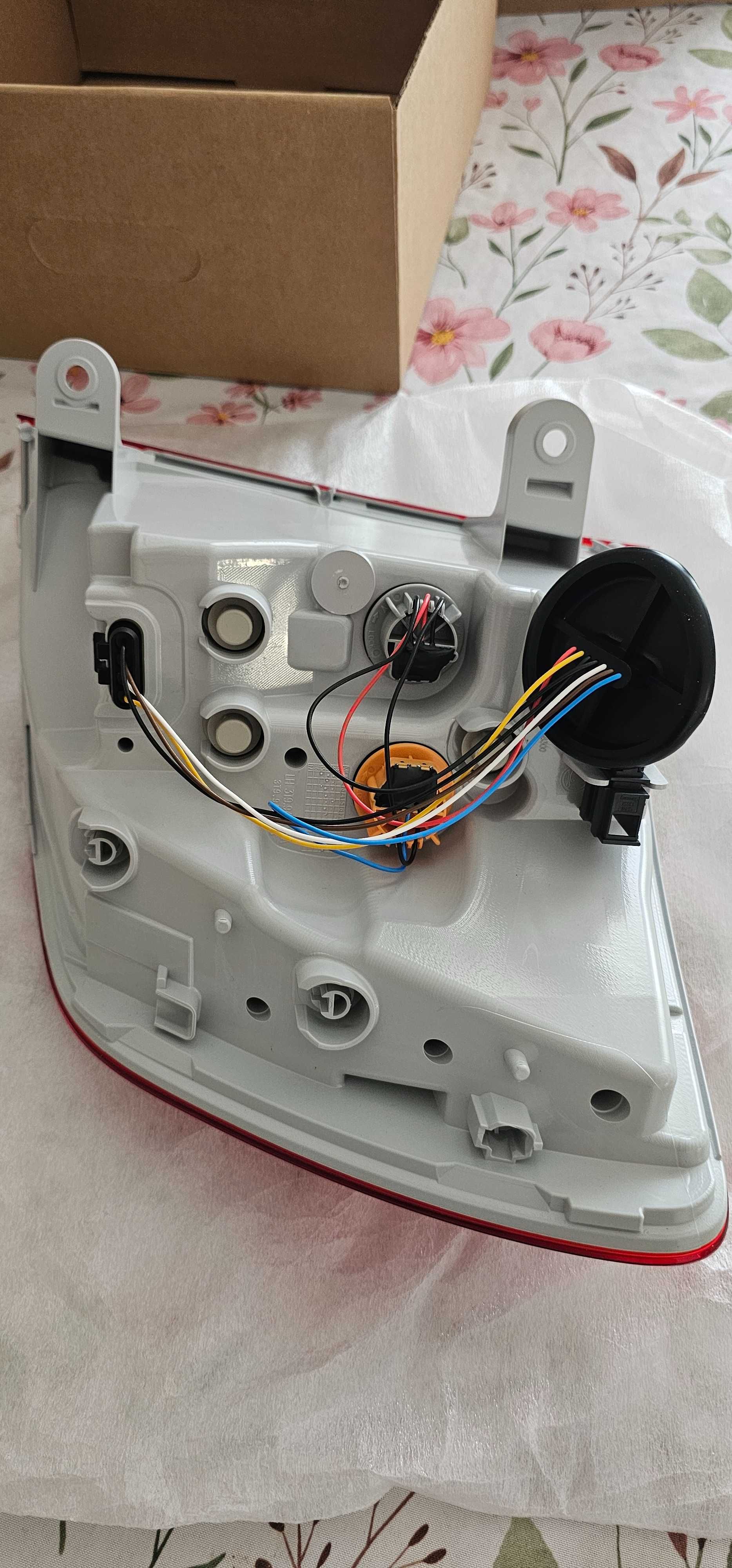 Lampa Tył Superb 2 kombi LED OEM