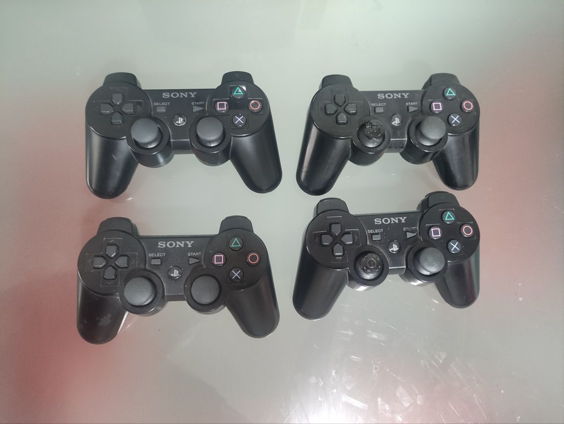 PS3 + 5 jogos + 4 comandos