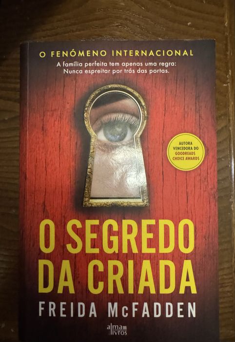 LIVROS - Freida McFadden - Autografados