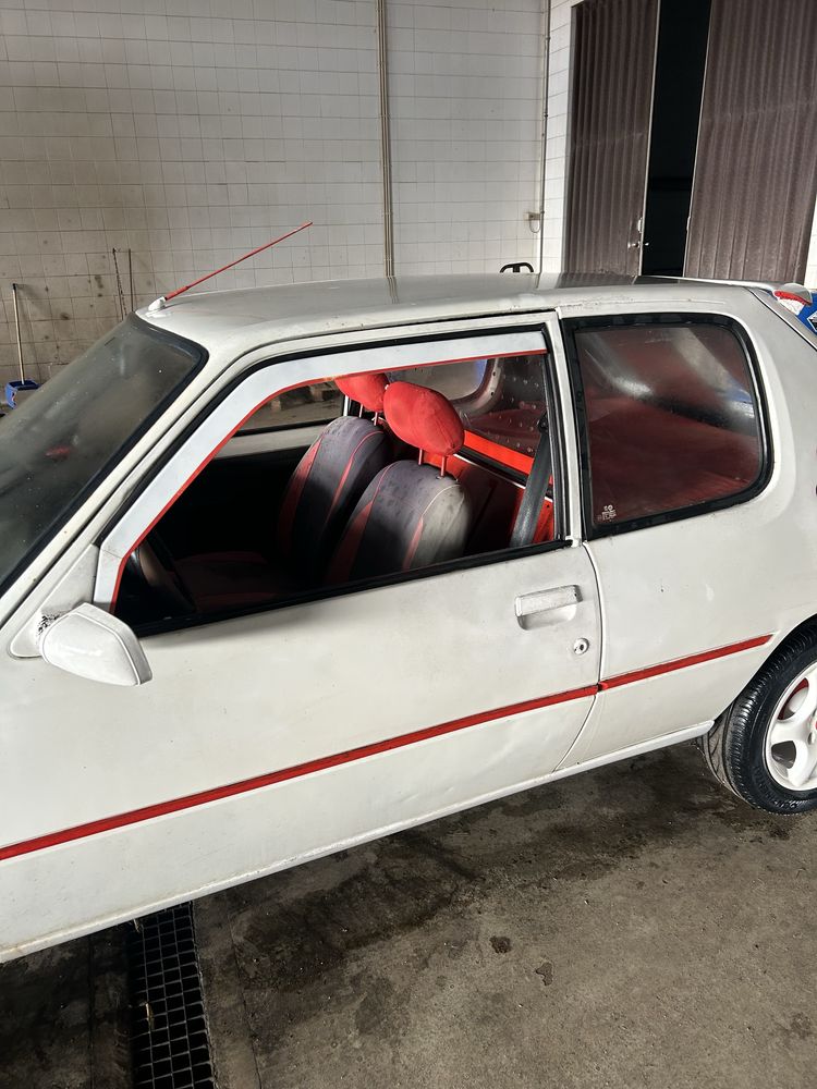 Vendo ou troco por carro de 5 lugares ou mota