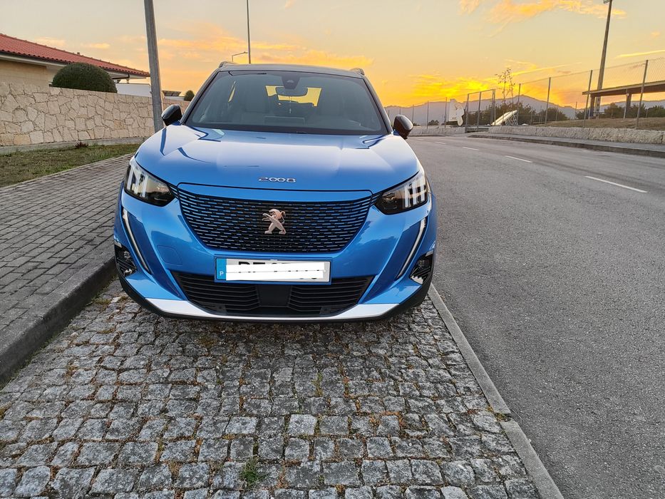 Peugeot e-2008 eletrico - GT C/Teto Panorâmico