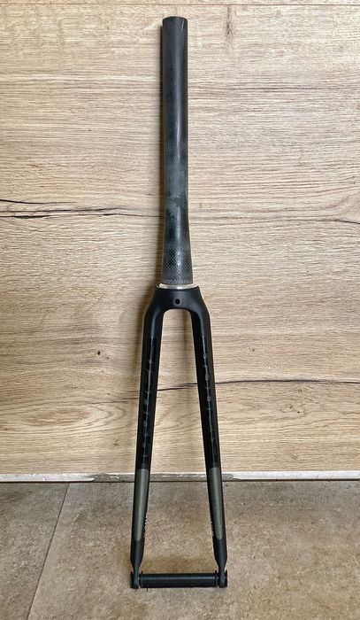 Nowy widelec szosowy carbon Bianchi QR9