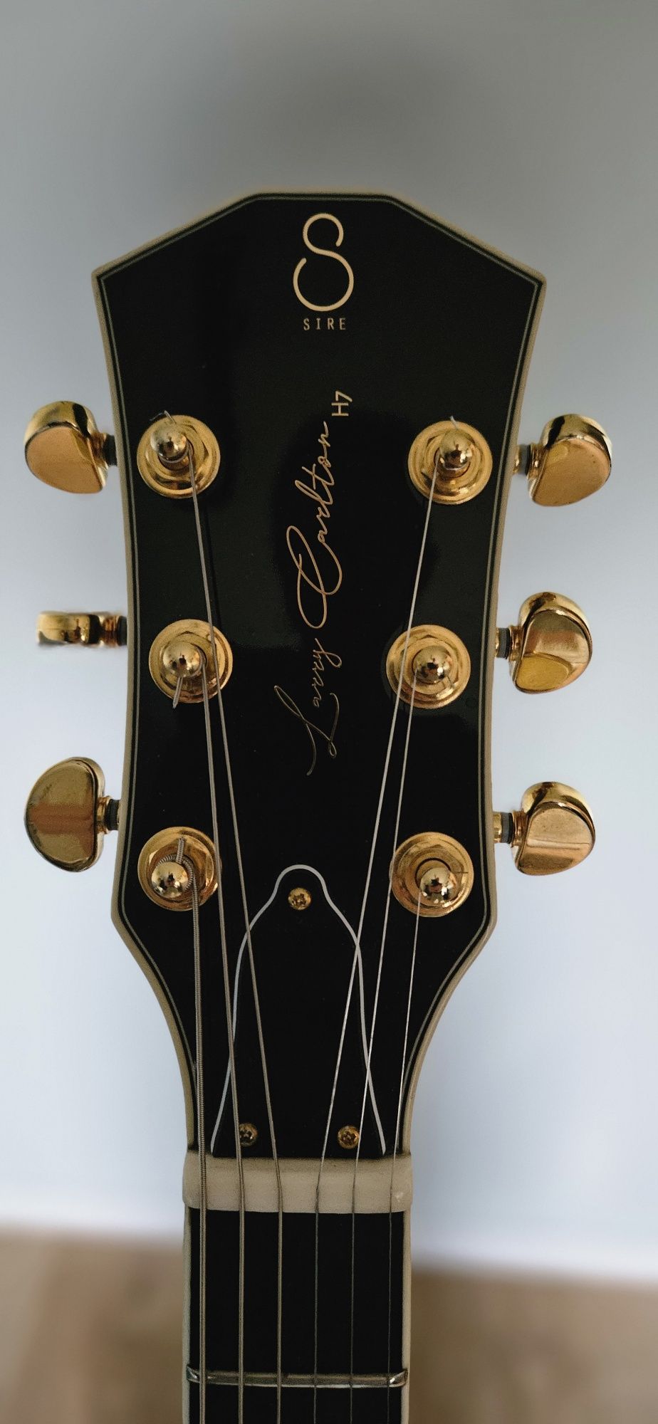Gitara semi-hollow Sire H7 BK