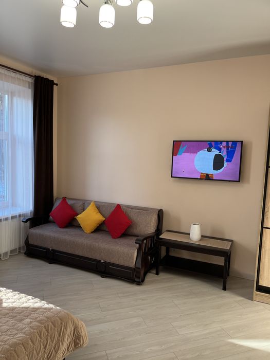 Подобово 1-к.кв.біля ж/д,10 хв.Оперний- 2-6 осіб(ЦІНА ДОГОВІРНА))