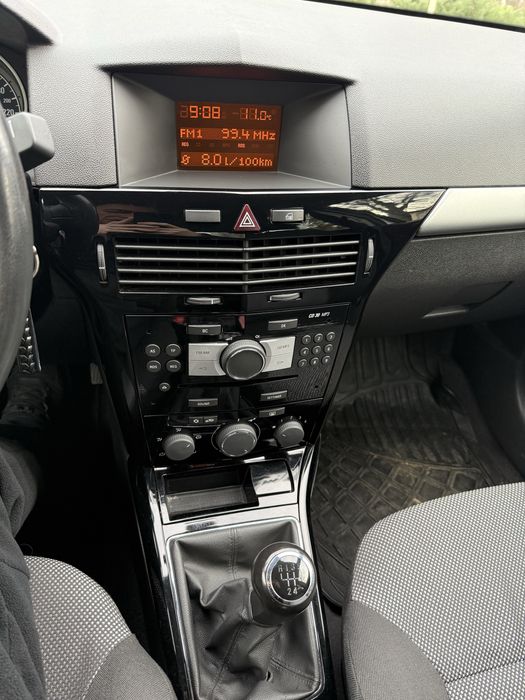 Продам Opel Astra H 2010