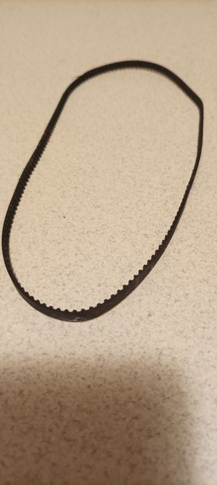 Zębaty pasek napędowy do maszyny do szycia