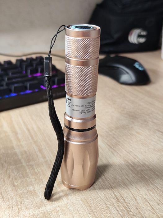Фонарь 300 Lumen Power zoom
