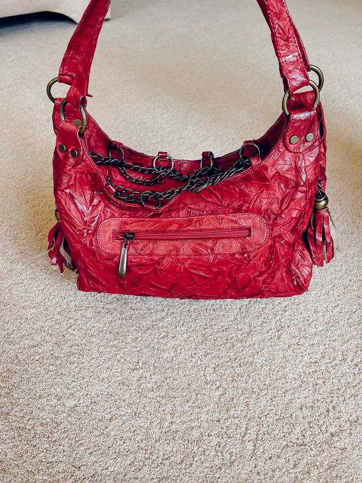Червона сумка в стилі Y2K шкіряна на плече