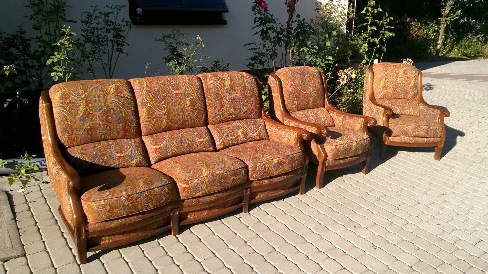 Stylowy zestaw wypoczynkowy sofa + dwa fotele, st. bdb, BARDZO WYGODNY