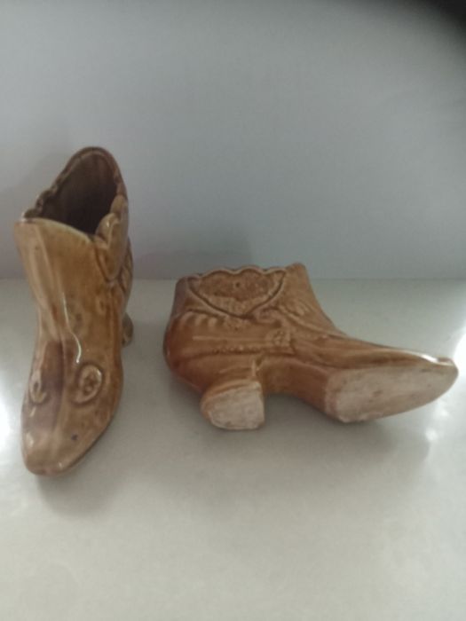 Сувенирные сапожки из керамики