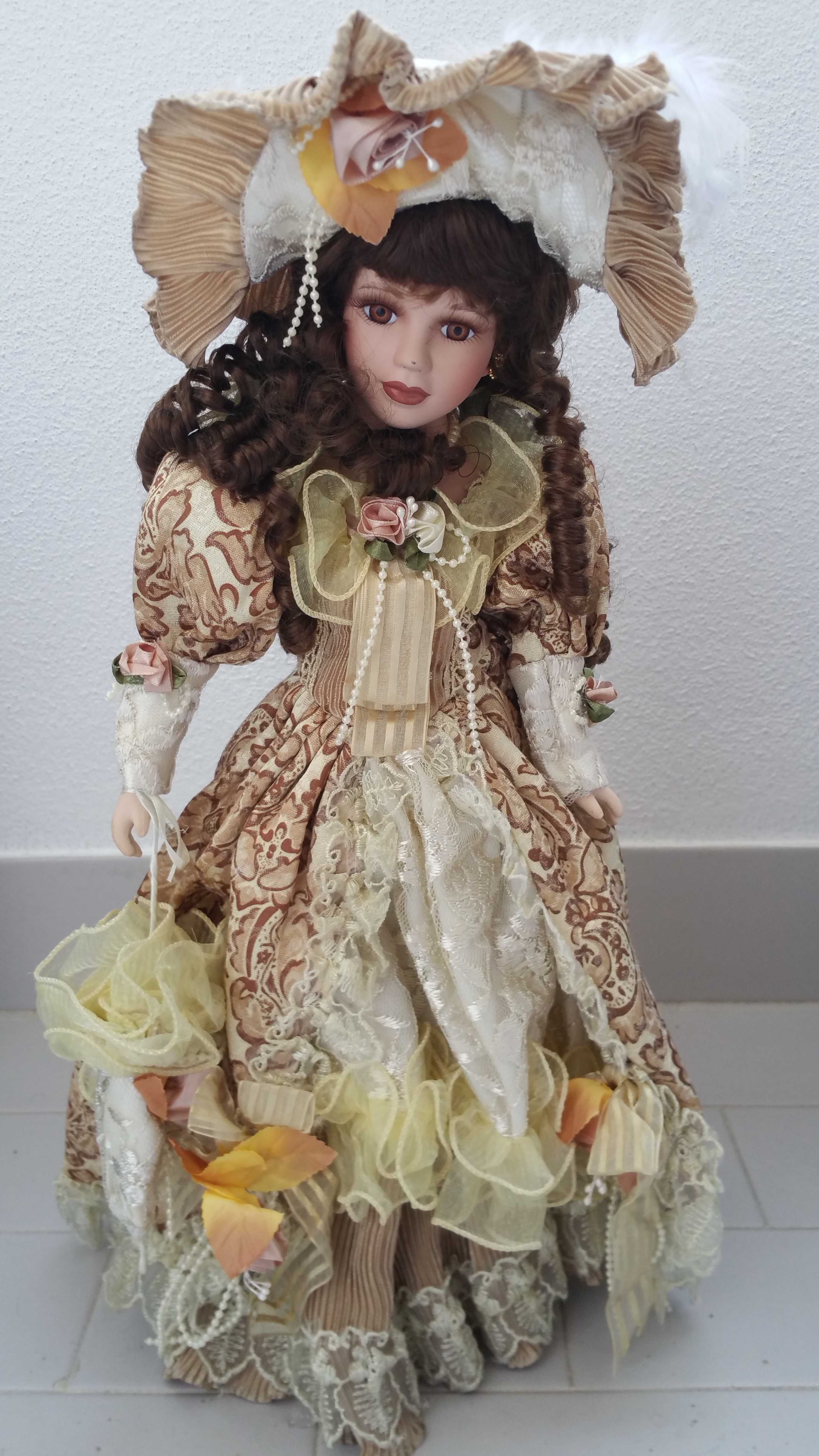 Boneca de coleção DOLL porcelana pintada á mão.