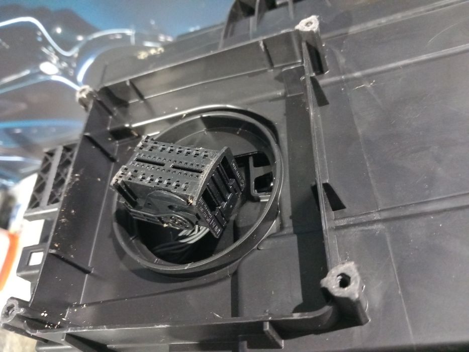 Farol ótica direita Porsche Macan