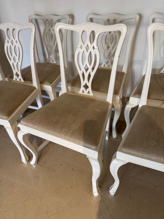 8 Cadeiras de madeira maciça