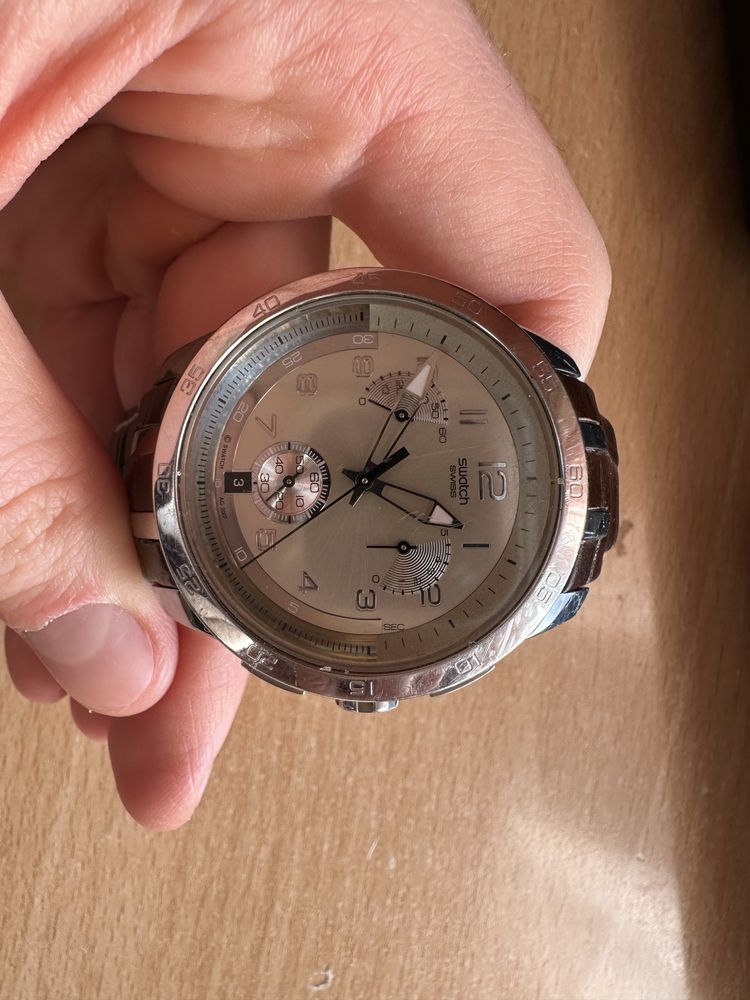 Годинник Swatch Retrograde