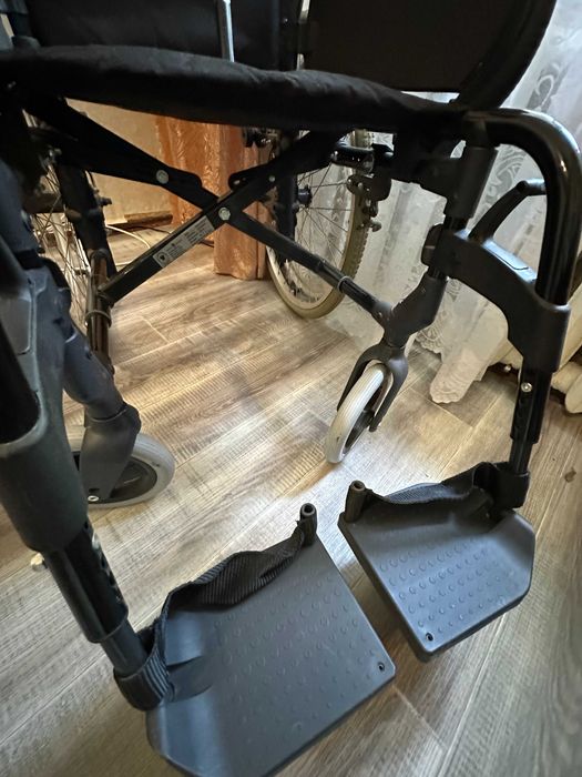 Инвалидная коляска