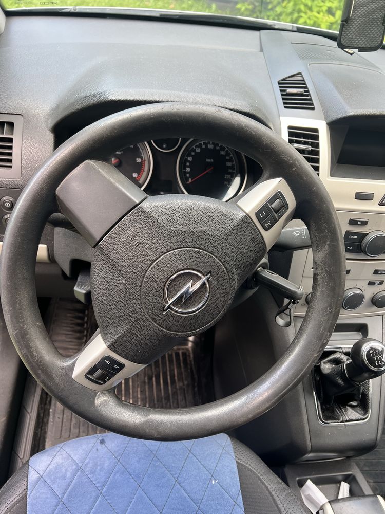 Opel zafira 2008