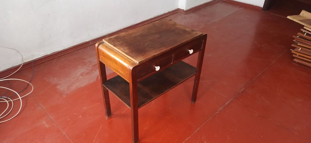 Stolik RTV z czasów PRL