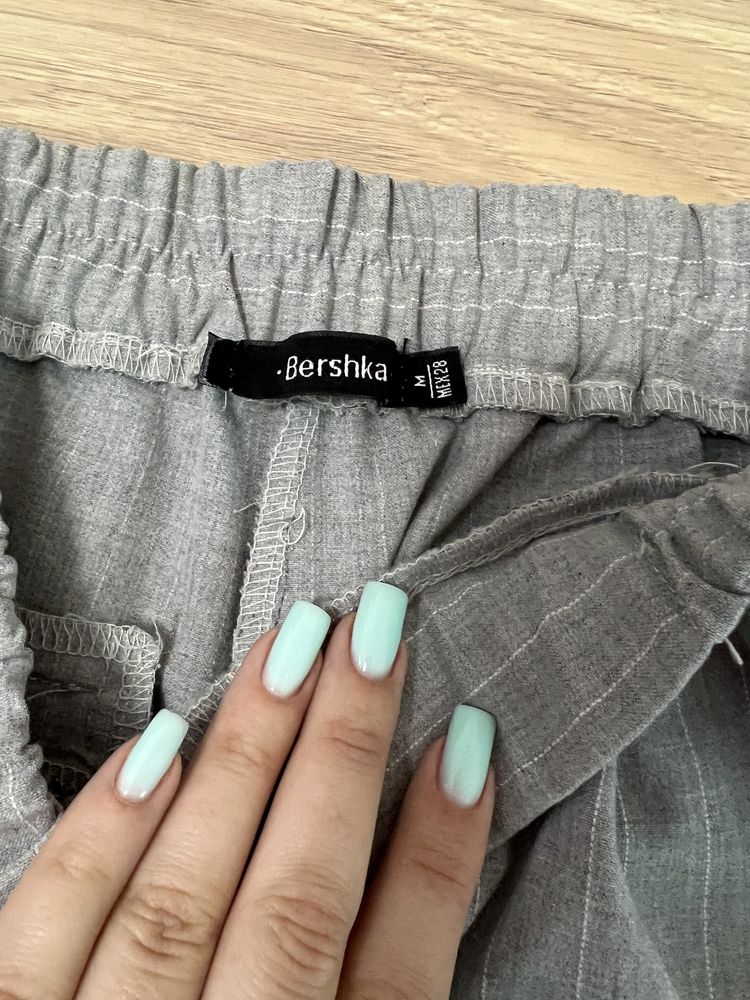 Штани bershka