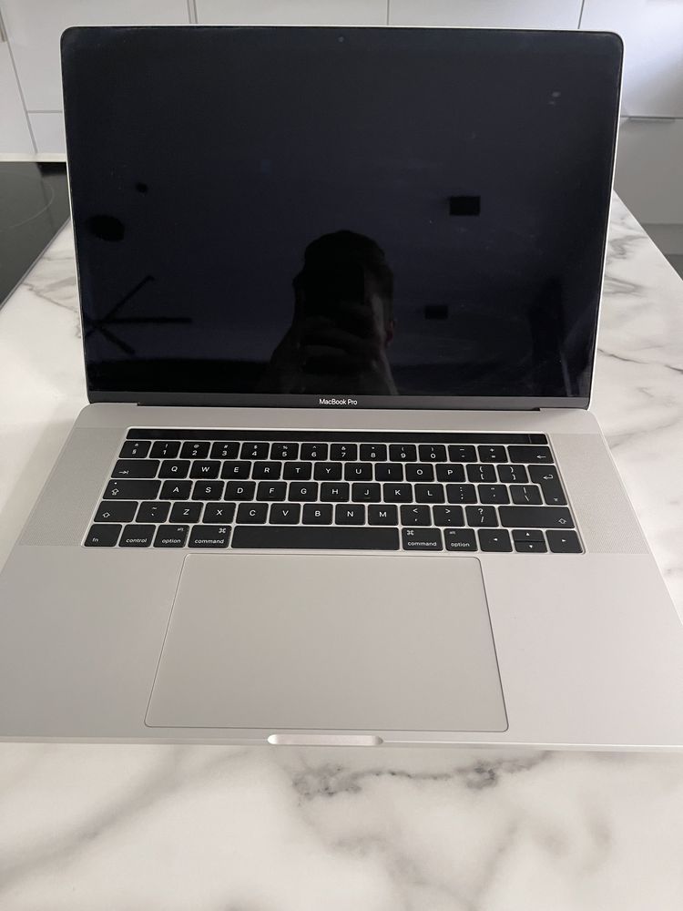 Apple MacBook Pro 15 cala 250 GB