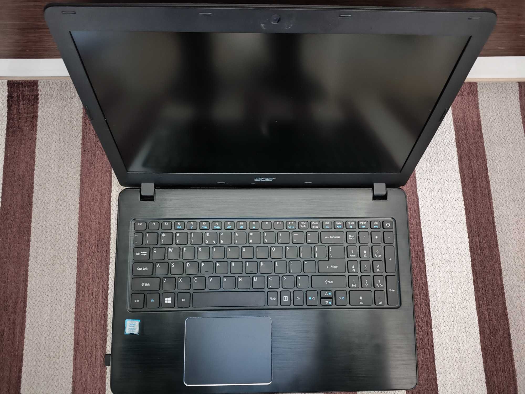 Laptop Acer Aspire F5 573G i7 16GB RAM 1Tb + 240 ssd GeForce 940MX