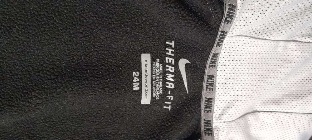 Czarna bluza chłopiec Nike 92 śliczna polecam