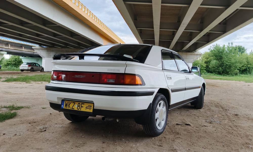 Mazda 323F 1.8 GT