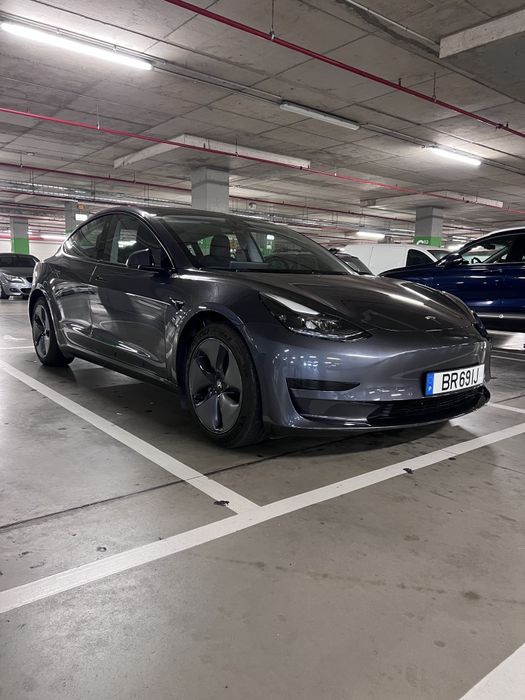 Viatura Tesla Model 3 disponivel 24h - TVDE