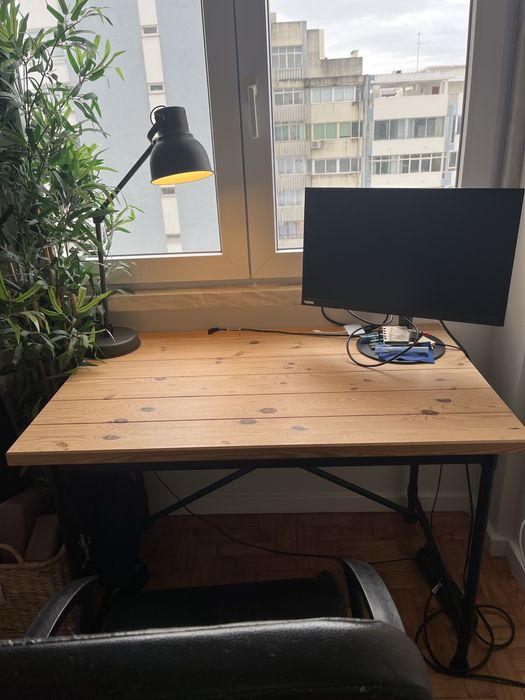 Mesa secretária IKEA