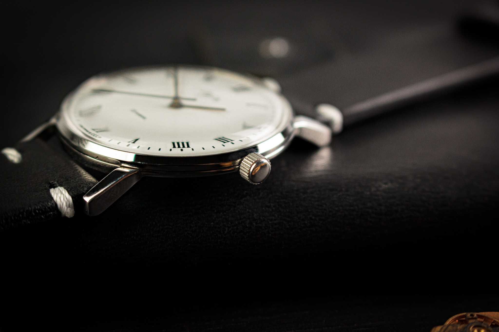 Наручные механические часы Луч с классическим дизайном
