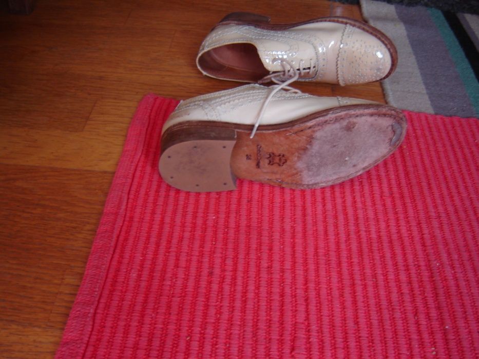 Sapatos intemporais EUREKA nº37 e nº38 (2 pares)