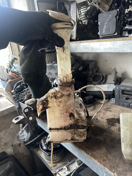 Бачек розширительный омывателя дача супер нова рено логан кенго