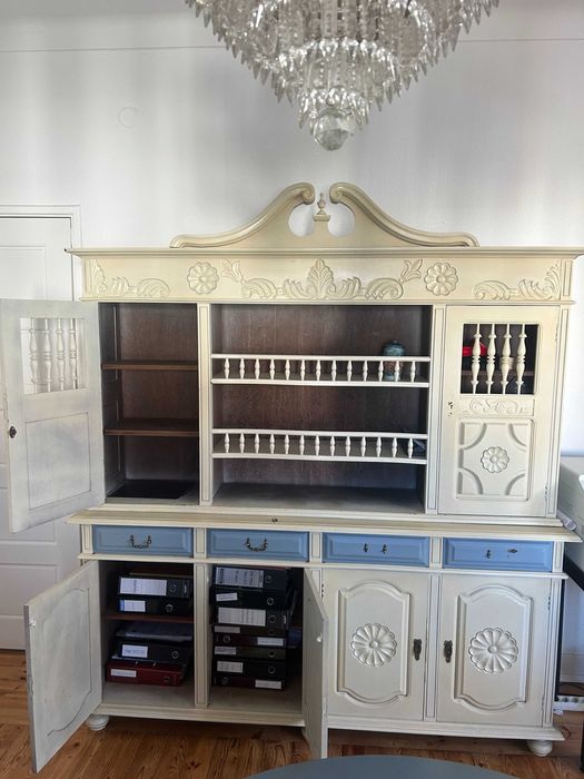 Conjunto armário, mesa e 2 cadeiras retrô