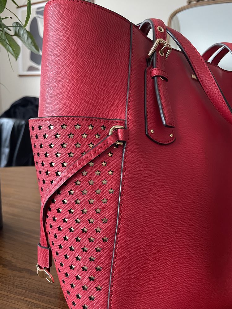 Michael Kors Voyager Bag Stars Red