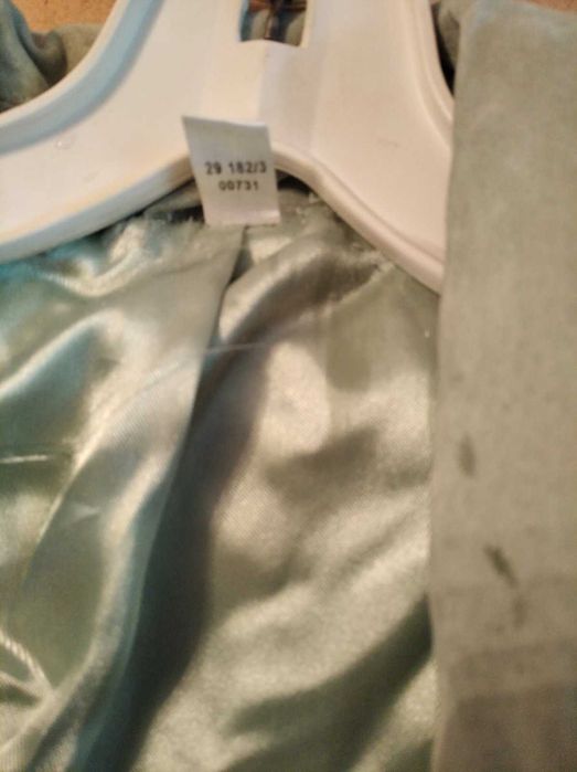 Пиджак кожаный очень красивого цвета зелёного яблока