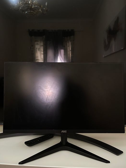Monitor AOC Semi novo.