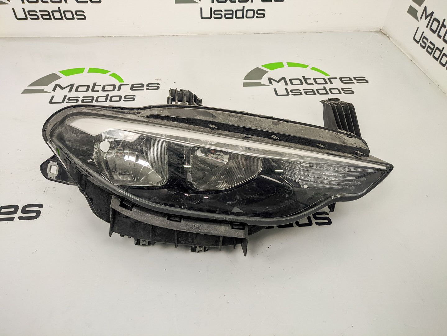 Farol Dianteiro Direito Fiat Tipo II | Faróis / Dianteiro