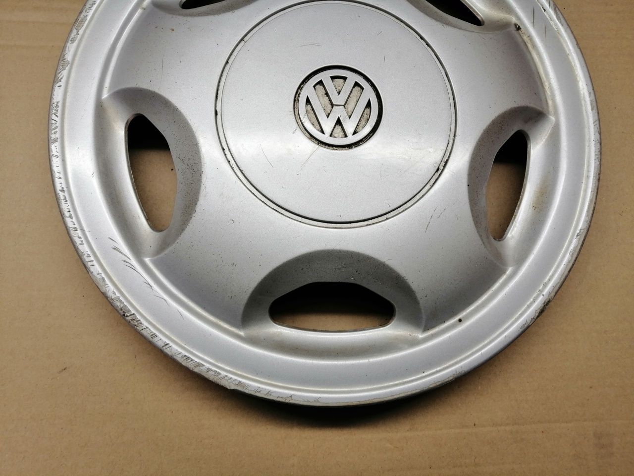 Kołpak 13 do VW POLO 87-93 rok. Jedna sztuka.