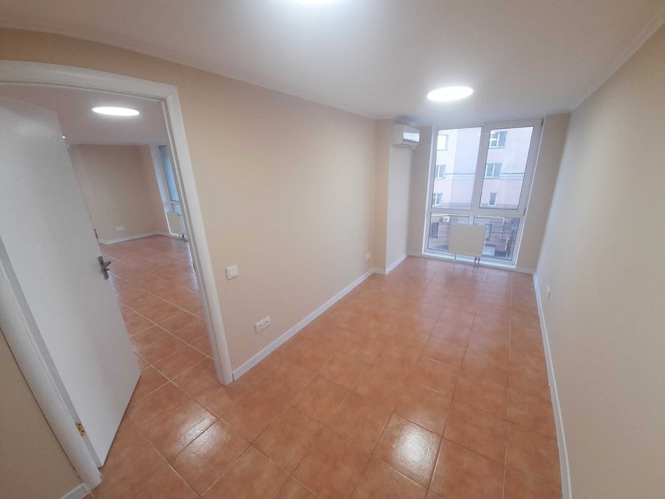 Вишгород Центр Суперфасад н/ф 72кв.м. Активний трафік