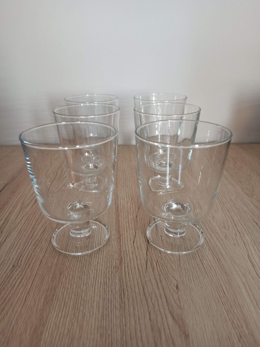 Szklanka na nóżce/ pucharek/ kielich Ikea