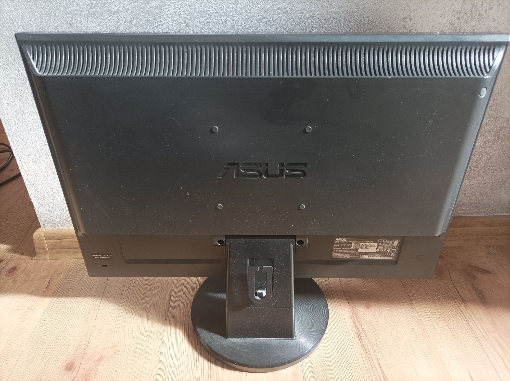 Monitor Asus  z kamerą