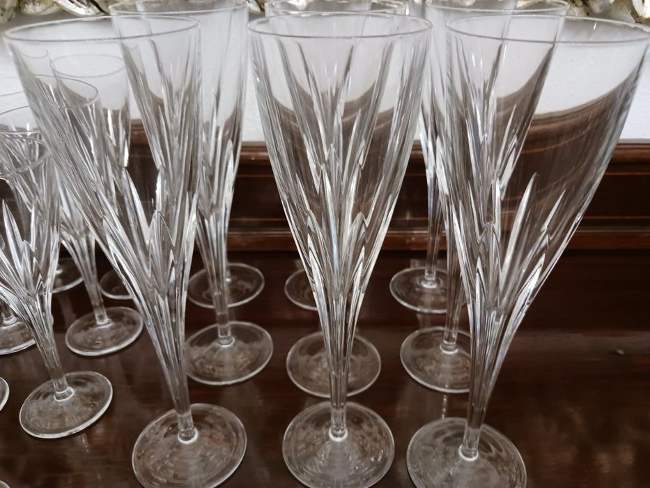 Copos novos  de cristal da Atlantis