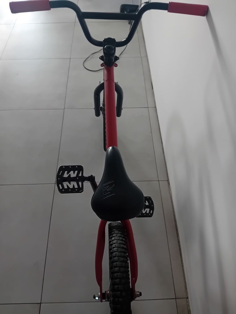 Fajny BMX mongoose