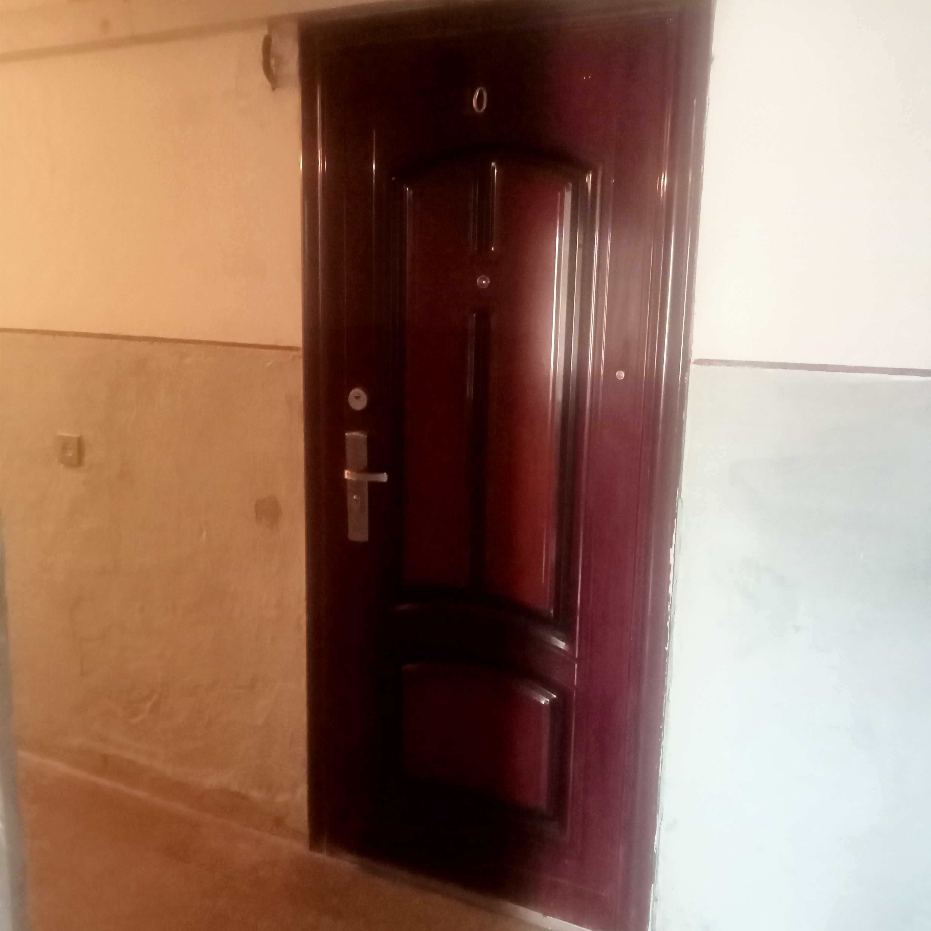 Продаеться квартира, кімната в гуртожитку