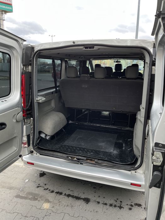 wynajem busa z kierowcą lub bez 9 osobowy furgon blaszak auto,