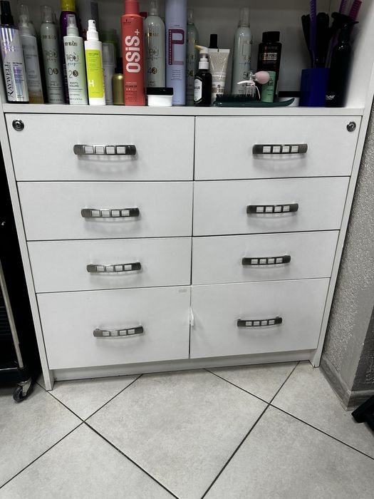 Шкаф стелаж полиці для перукарів / майстрів / косметолог