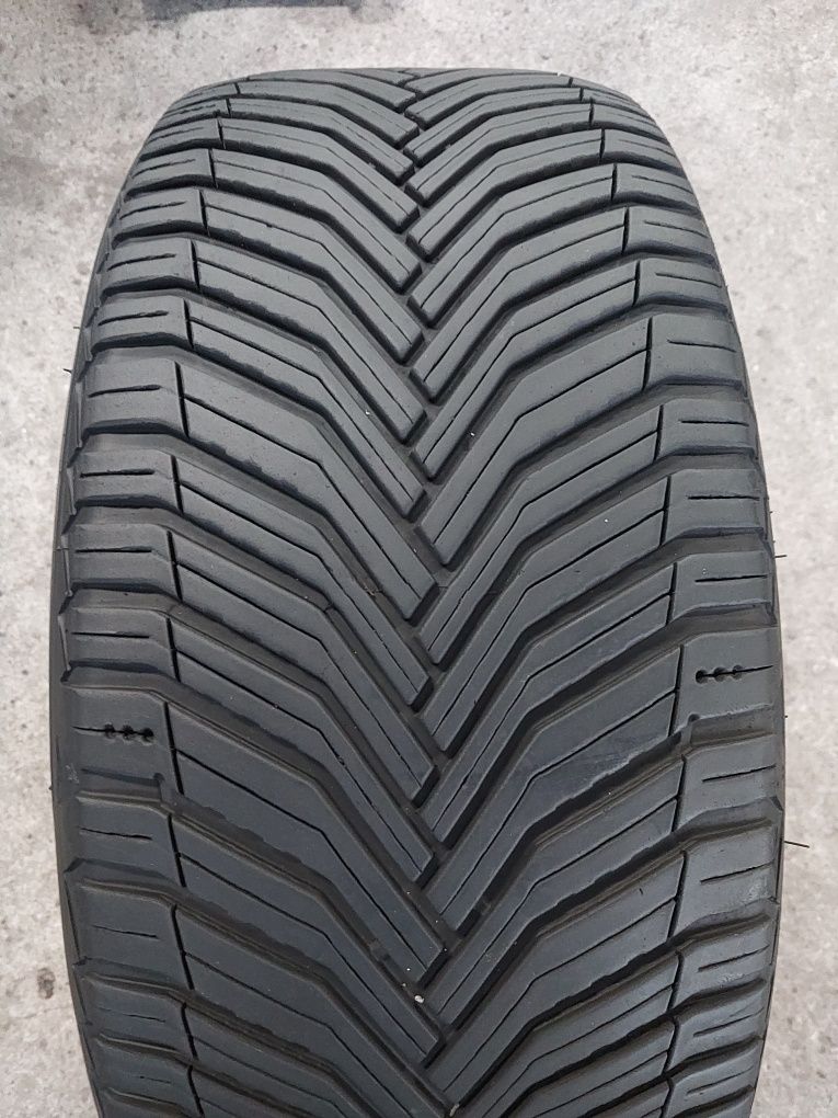 225/40/19 93Y 6mm 21rok Michelin CrossClimate 2