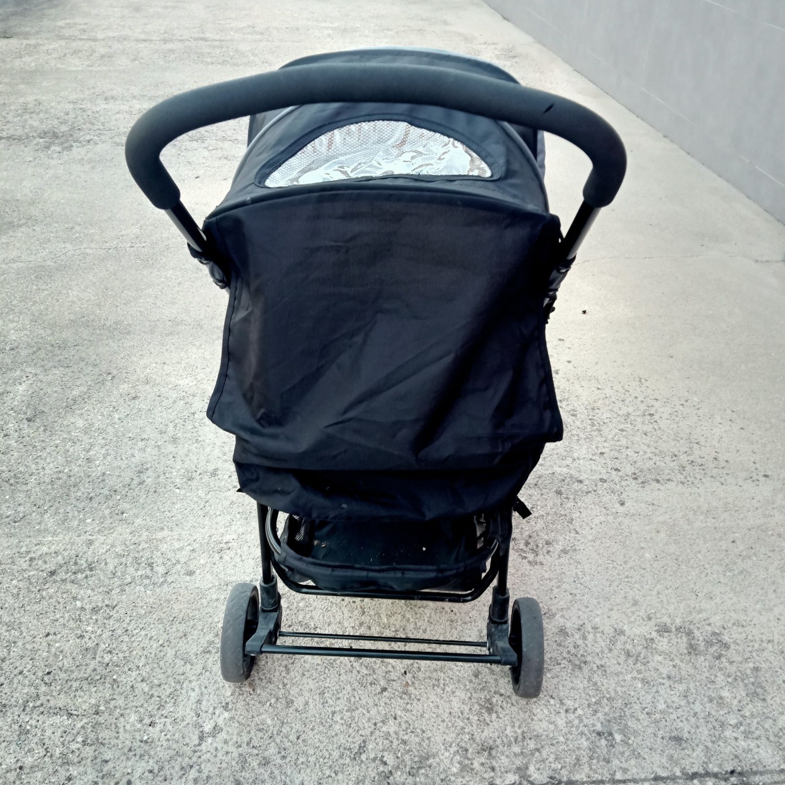Vendo carrinho de bebê e ovo com pouco uso