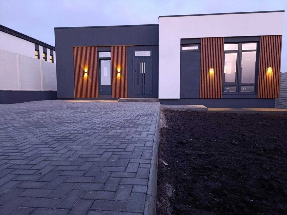 Дом в Червоном хуторе 3 ком + кухня гостиная